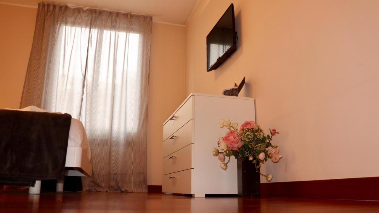 A Casa Di Grace Bed & Breakfast Basiglio Bagian luar foto